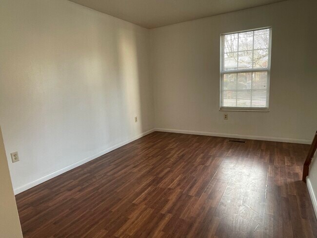 Foto del edificio - 3221 Woodward St