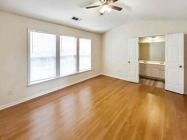 Photo - 4033 Edgecomb Drive House