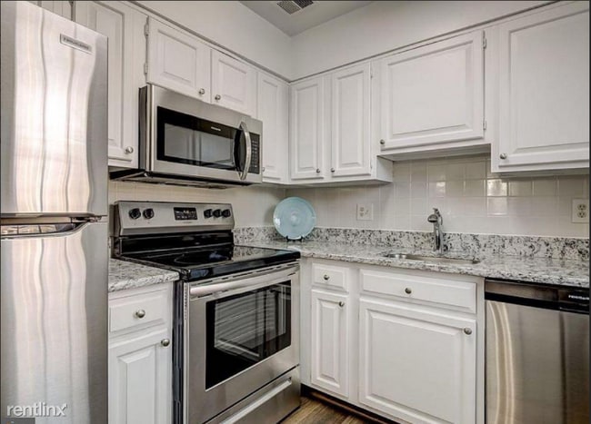 Building Photo - 2 br, 1 bath Condo - 2701 Arlington Blvd, ...