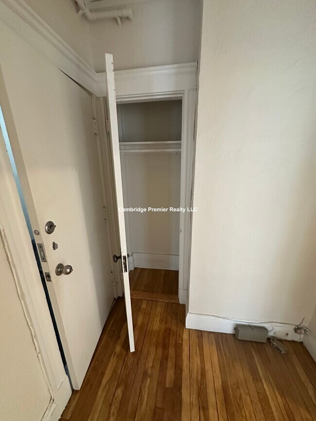 Foto del edificio - 1558 Massachusetts Ave