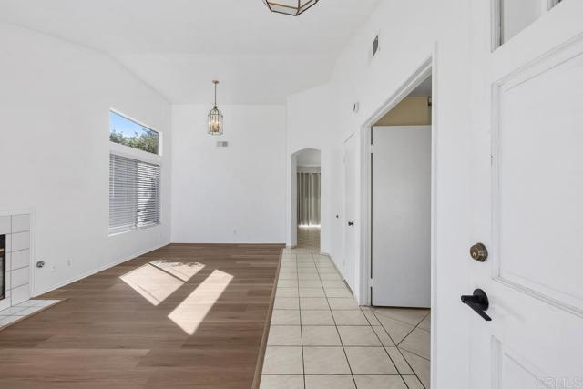 Foto del edificio - 5444 Loganberry Way