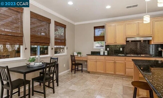 Foto del edificio - 1557 Amber Ln