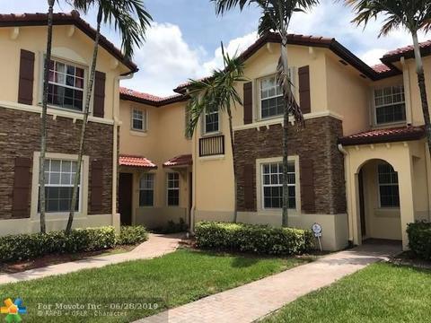 villas at carmel - 1490 NE 33rd Ave