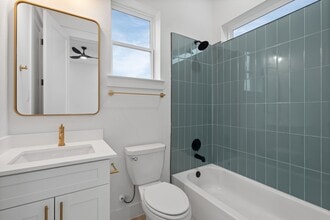 Building Photo - 717 Janisch Rd