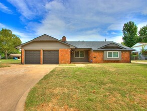 Building Photo - 339 Rosewood Dr