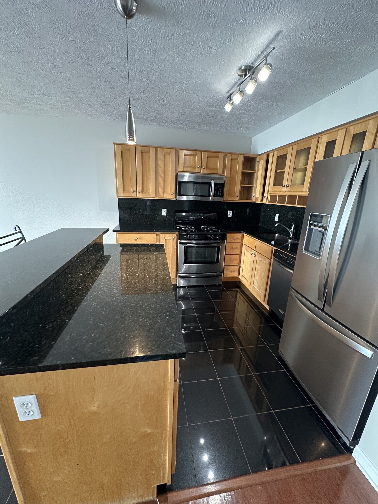 2222 Detroit Ave Cleveland, OH 44113 – photo 3