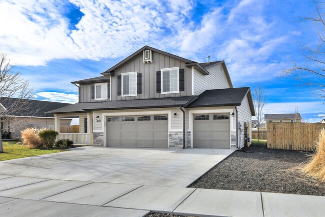 Building Photo - 1633 Placerville St