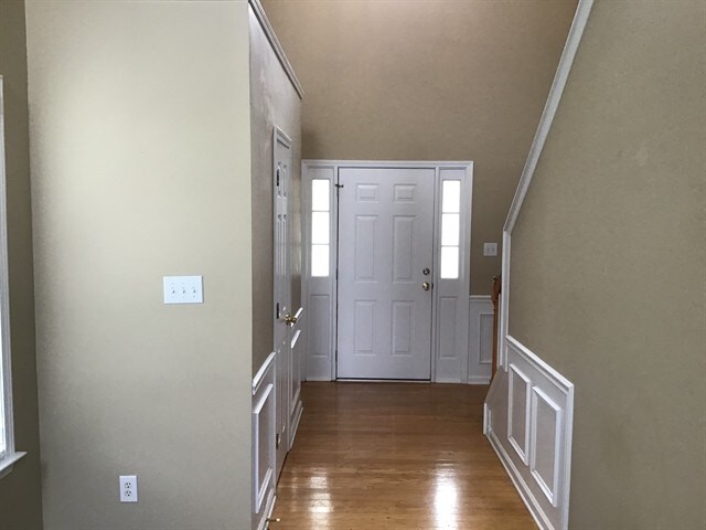 Building Photo - 106 Leacroft Way