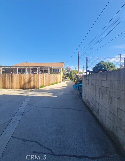 Foto del edificio - 5115 Mt Helena Ave