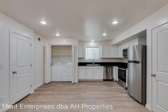 Foto del edificio - 2 br, 1 bath House - 503 E 9TH AVE #A