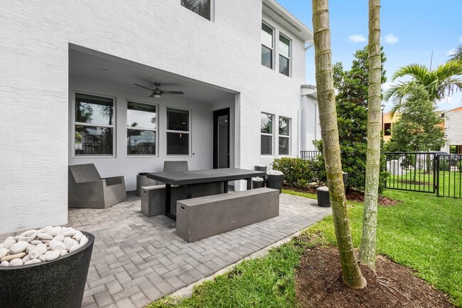 Foto del edificio - 16171 Oakview Dr