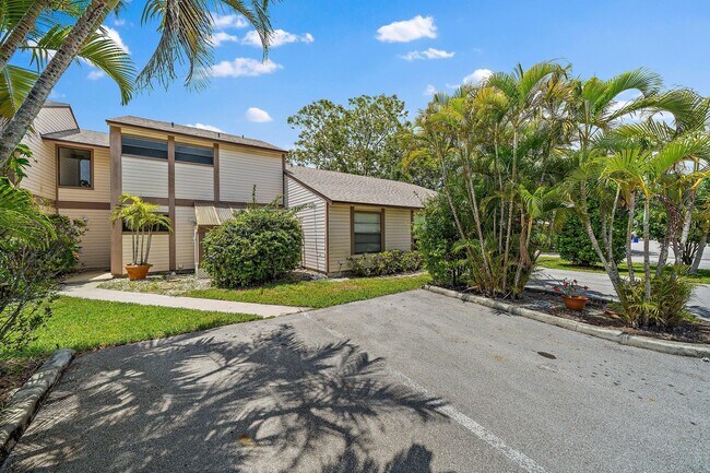 Foto del edificio - 110 Sherwood Cir