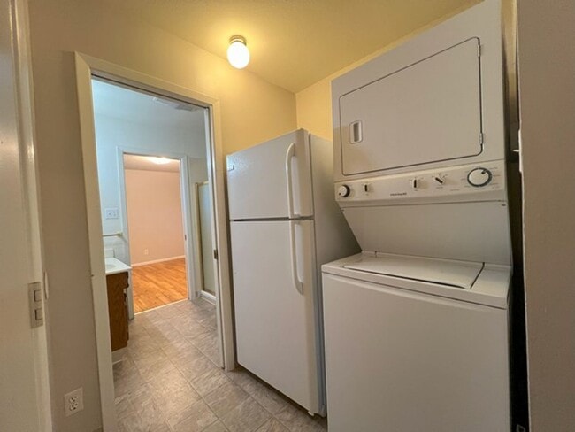 Building Photo - Three Bedroom Home In Northwest Reno.