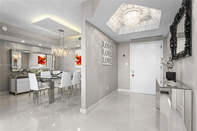 Building Photo - 7000 Island Blvd
