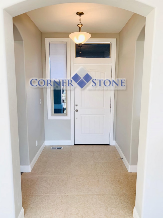Building Photo - Wonderful Home In Middleton with 3 Car Garage!