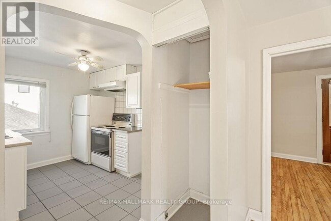 Building Photo - 359 Dominion Ave