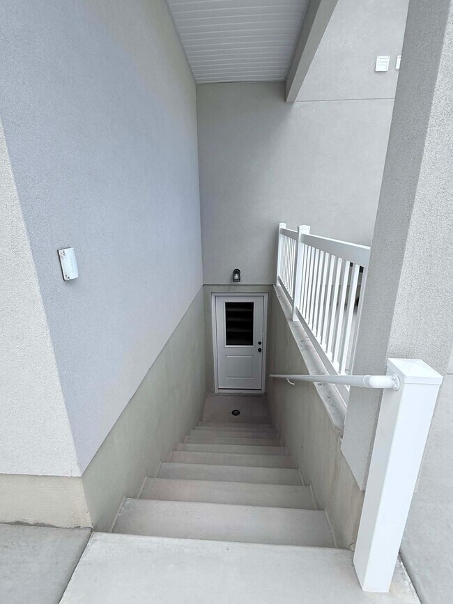 Building Photo - 726 W 580 S