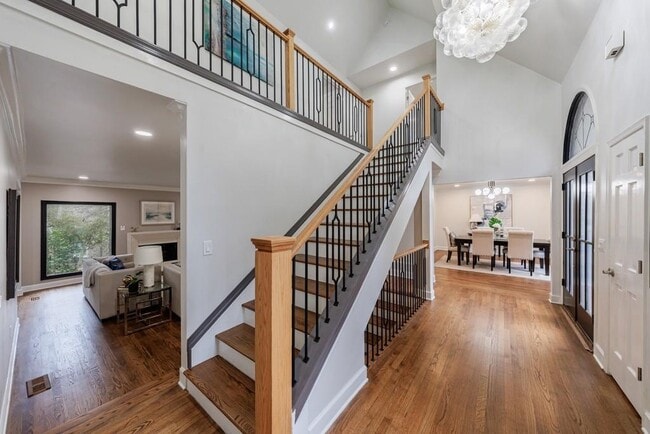 Building Photo - 459 Atlanta Country Club Dr