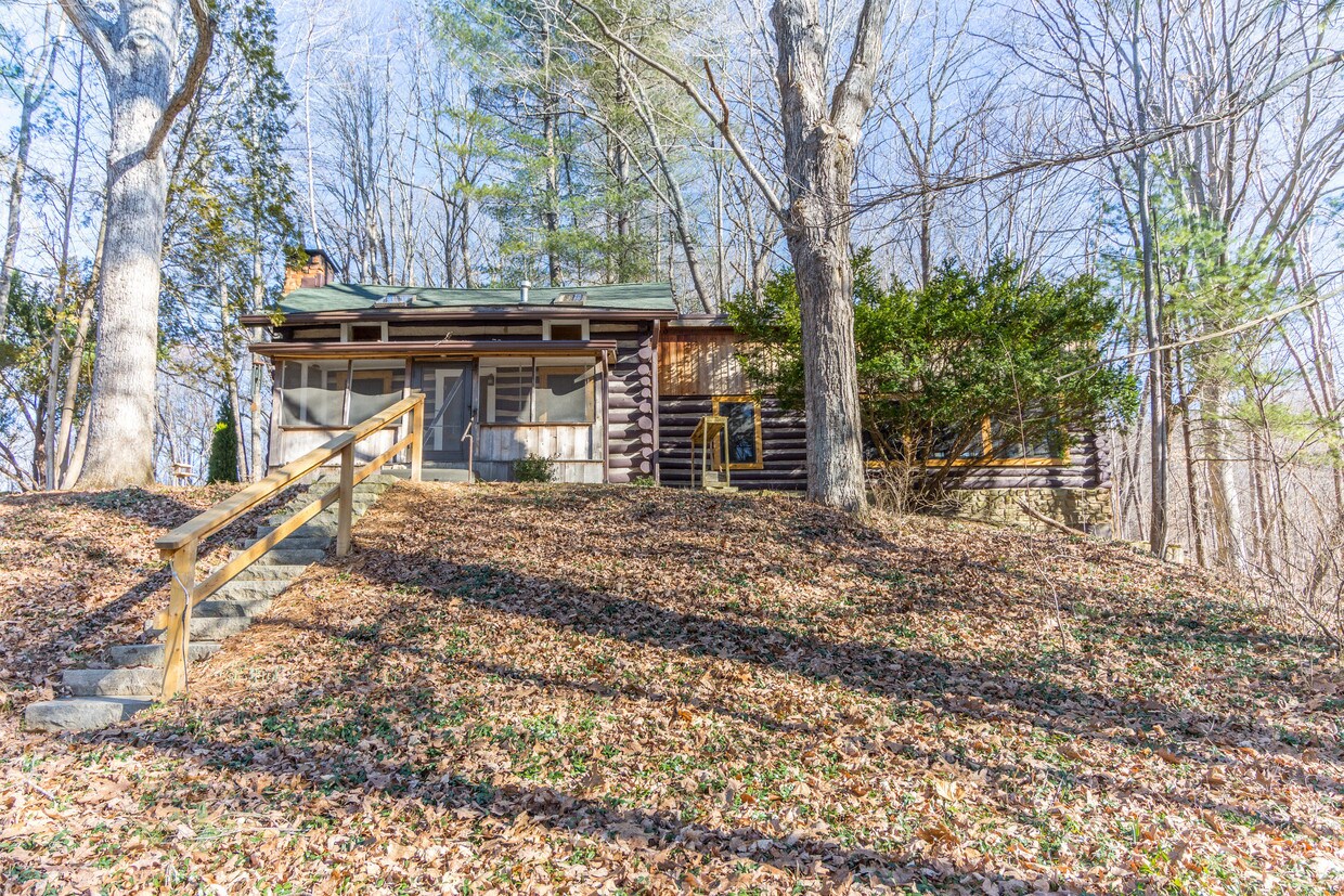 Primary Photo - 550 N Gettys Creek Rd