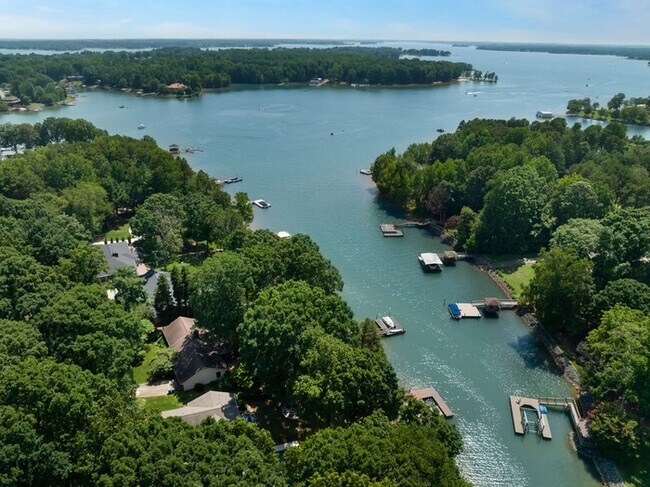 Foto del edificio - Queens Cove