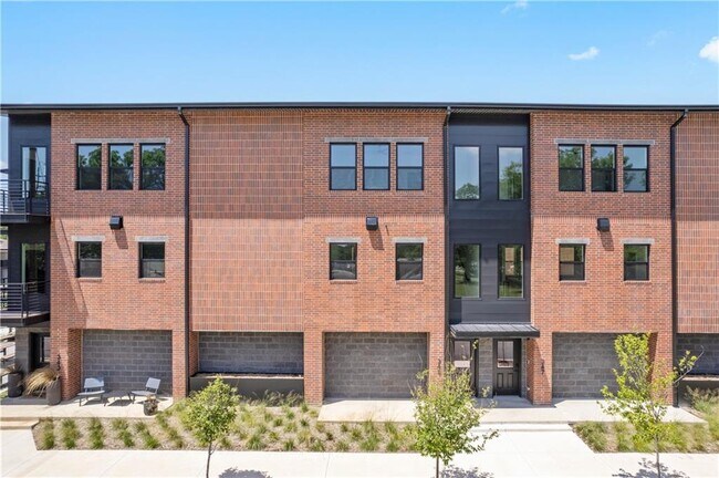 Foto del edificio - 333 Sweetspire Ct
