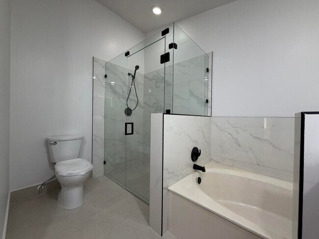 Building Photo - 3386 Treasure Ln