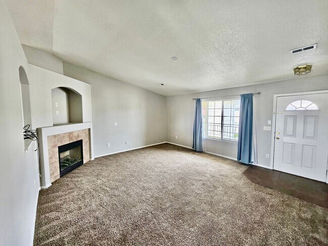 Building Photo - Spacious 3 Bedroom Condo Close to Peterson...