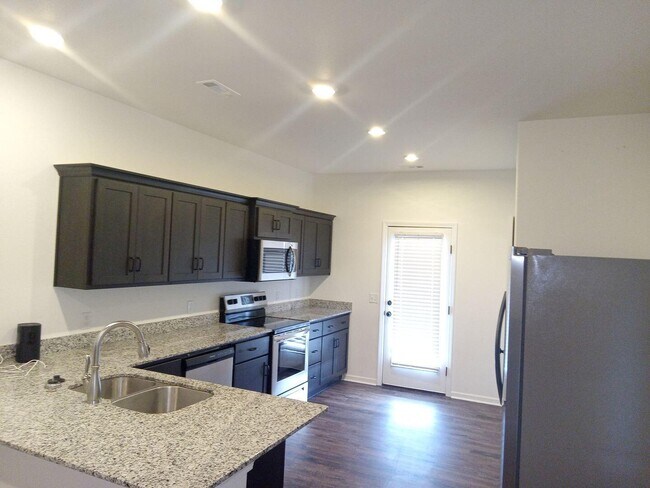 Building Photo - 512 Alex Jordan Dr.