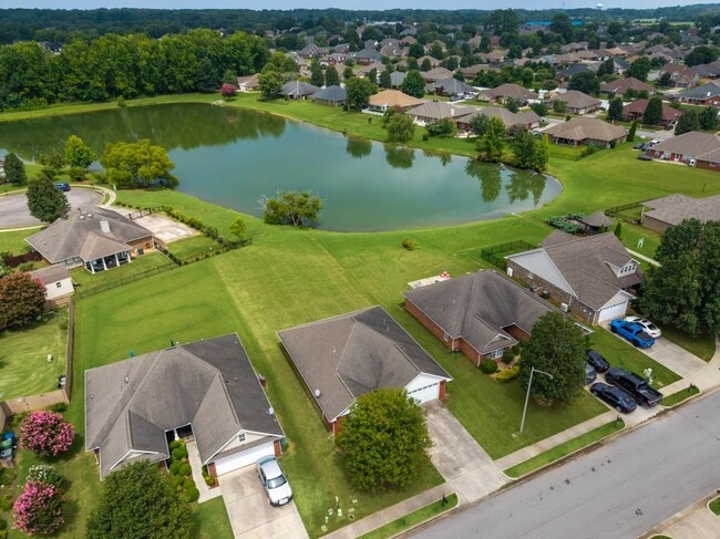 Building Photo - 409 Summer Cove Cir NW