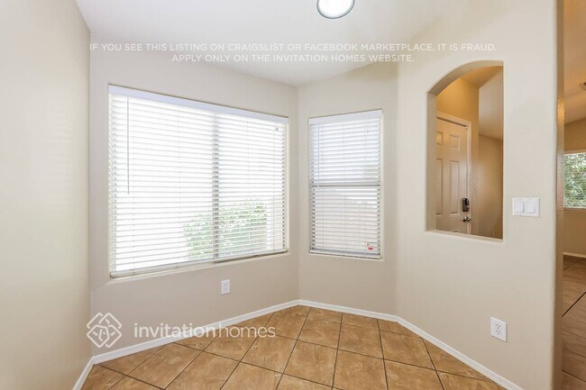 Foto del edificio - 12910 W Holly St