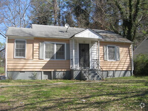 Building Photo - 2047 North Avenue NW