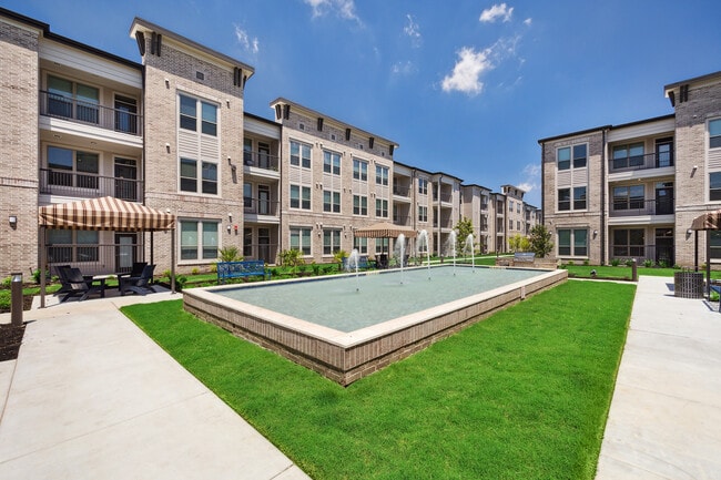 Outdoor Kitchen - Dakota at Deer Park