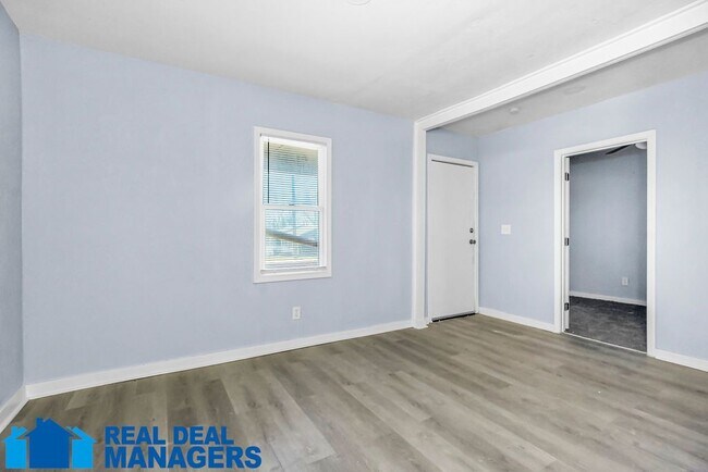Building Photo - Spacious 4-Bedroom Home in Kansas City wit...