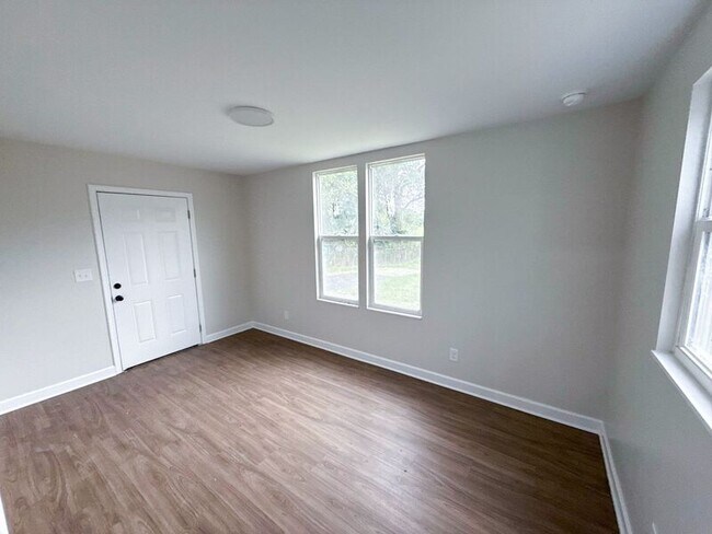 Foto del edificio - 2479 Kitchner Dr