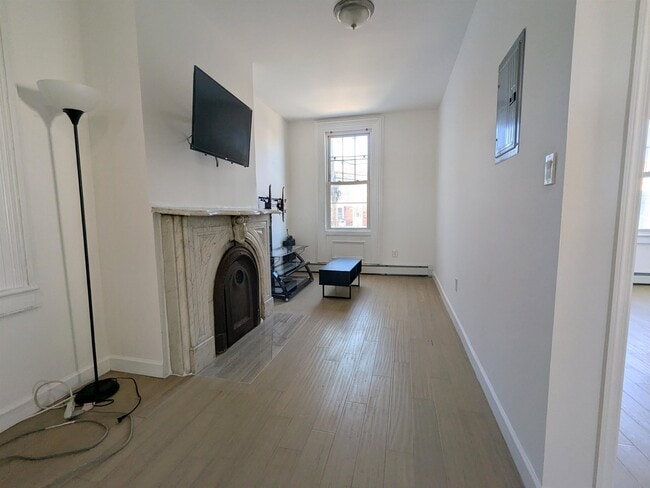 Foto del edificio - 112 Hague St