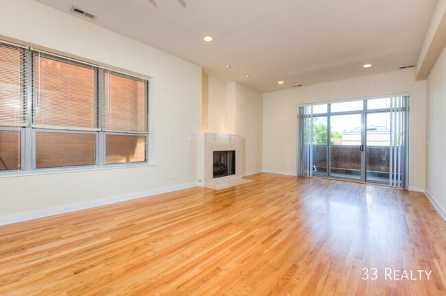 Foto del edificio - 2417 W Erie St