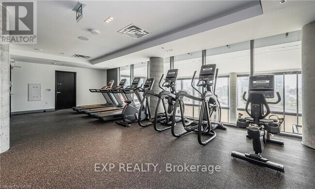 Photo du bâtiment - 15 Wellington St S