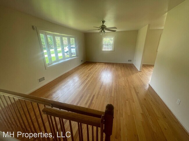 Building Photo - 3 br, 2.5 bath House - 9249 W Stayman Dr