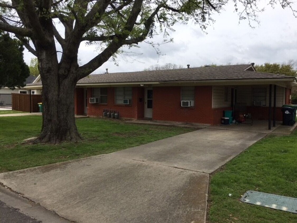 Primary Photo - 1519-1521 Anna St