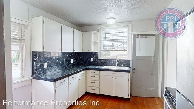 Building Photo - 3 br, 2 bath House - 9755 N Ivanhoe Street