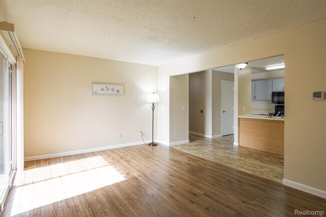 Building Photo - 8737 Green Willow St