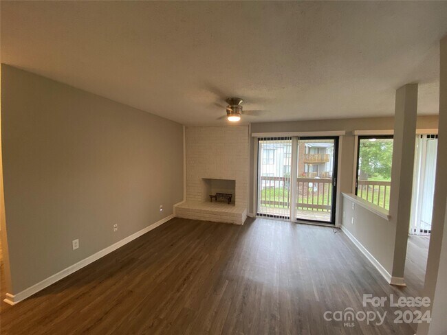 Foto del edificio - 11153 Harrowfield Rd