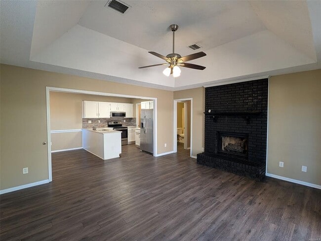 Foto del edificio - 5904 Carmel Dr