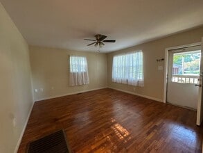 Building Photo - 207 E H Pl