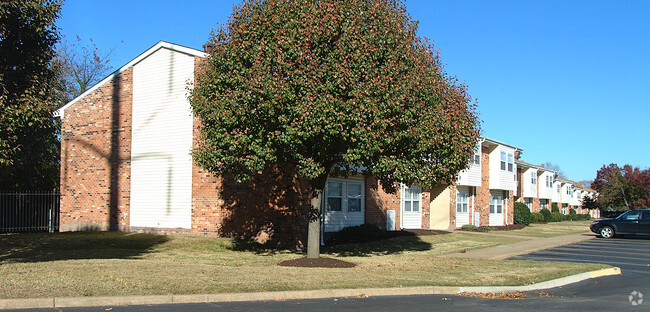 Building Photo - Berkley Square Apartments