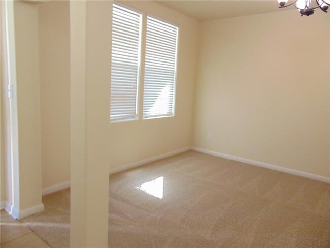 Building Photo - 1076 Sanders