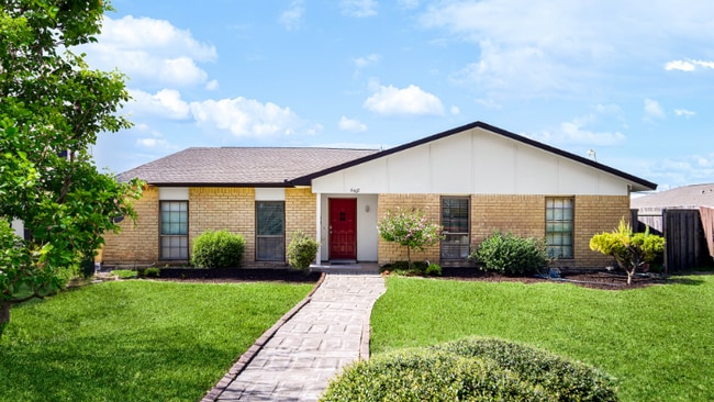 Photo - 6407 Chinaberry Trail House