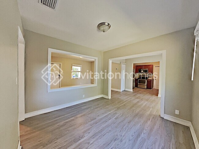 Foto del edificio - 1401 SW 1st St