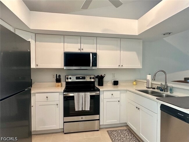 Building Photo - 16801 Sanibel Sunset Ct