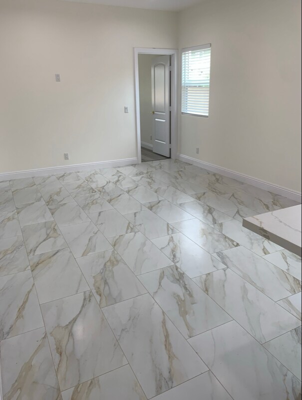 Foto del edificio - 16119 Redwood St